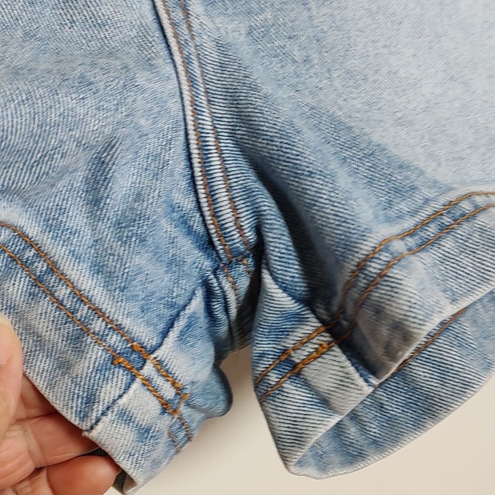 Vintage Zanadi Women's Junior's Light Blue Denim Shorts - Picture 8 of 8